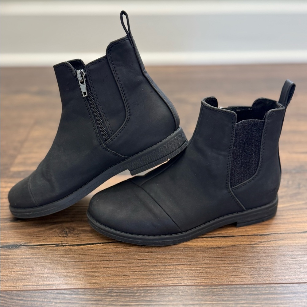 TOMS Kids Black Chelsea Boots Side Zip Ankle Booties Size 12